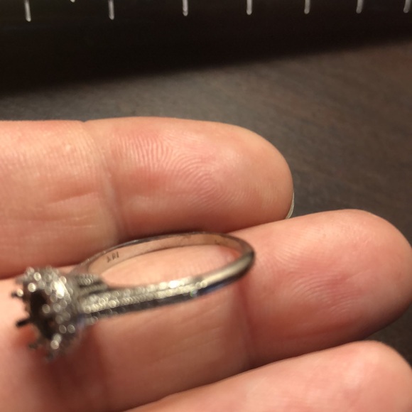 Tacori Diamond Halo Semi mount ring - Picture 8 of 10